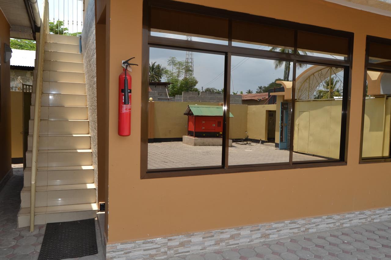 Barcelona Lodge باجامويو المظهر الخارجي الصورة